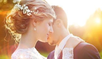 《爱情博弈：谁更绝情？女人与男人在情感表达中的微妙差异解析》