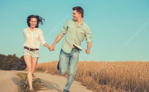 婚姻中，男人如何用心呵护妻子？——揭秘现代婚姻里的幸福秘诀