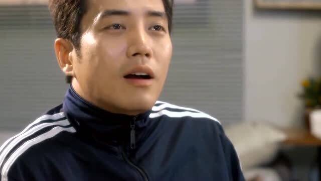 《梦境解析：梦见男老板对我亲密，职场心理揭秘！》