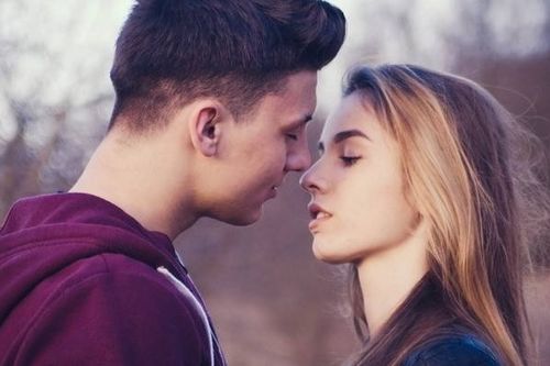 逗男人开心的套路揭秘：如何成为他的开心果？