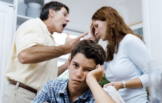 孩子发现爸爸出轨了怎么办？专业指南助你应对家庭危机