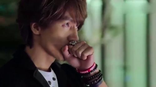 梦境中的纠葛：梦见男朋友与前女友亲密，揭秘心理密码