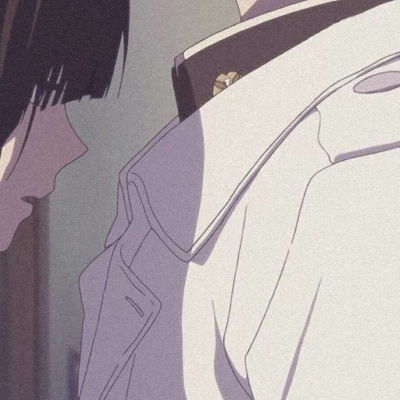 男生在你面前晃一下头，究竟有何深意？