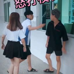 跨越性别界限的亲密互动：揭秘美女与男子之间的神秘魅力