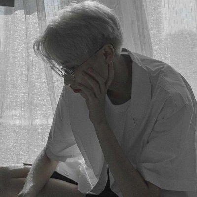 《照片“下头”？揭秘男生形象照的潜规则与提升之道》