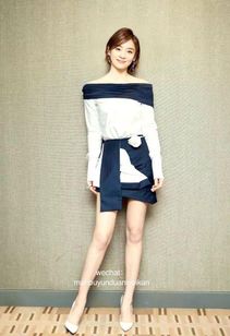 《约会必杀技！一字肩如何轻松征服心仪男神？》