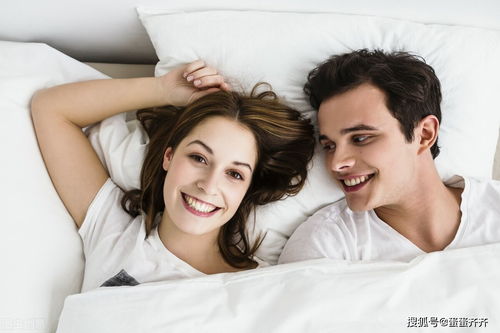 同居情侣中，为何男生不愿回家？揭秘背后的心理与行为模式