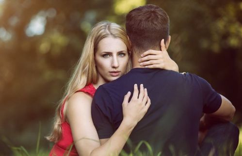 爱情博弈：女人与男人，谁更绝情？