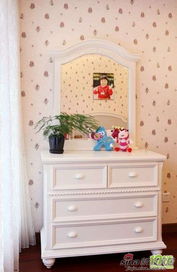 女儿的梳妆台，如何打造一个兼具美观与功能的时尚空间？