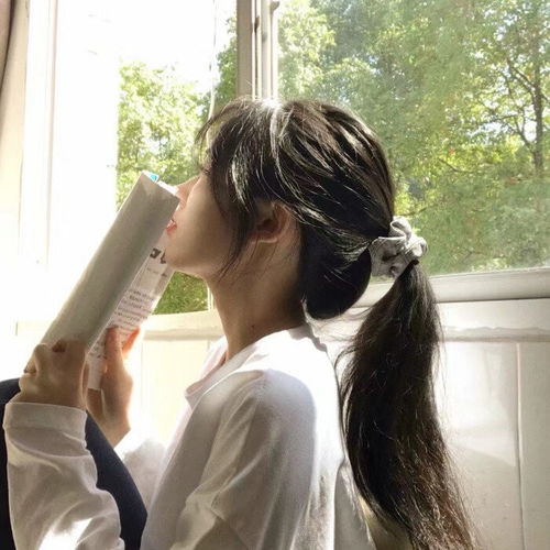 信息素效应揭秘：揭秘“上头女O男A”现象背后的奥秘