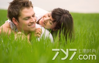 《出轨的漩涡：面对老公出轨，我为何也想出轨？专业建议助你走出困境》