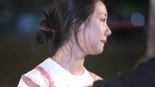 《女生为何会后悔离开前任？揭开情感纠葛背后的真相》