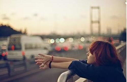 分手后越来越想他怎么办？心理学专家教你走出情感困境