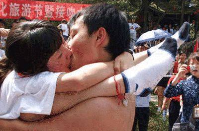 《亲密接触的界限：如何保护女孩免受不当接触的伤害？》
