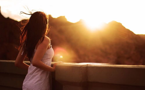 《女生分手：为何如此难受？揭秘情感创伤背后的心理机制》