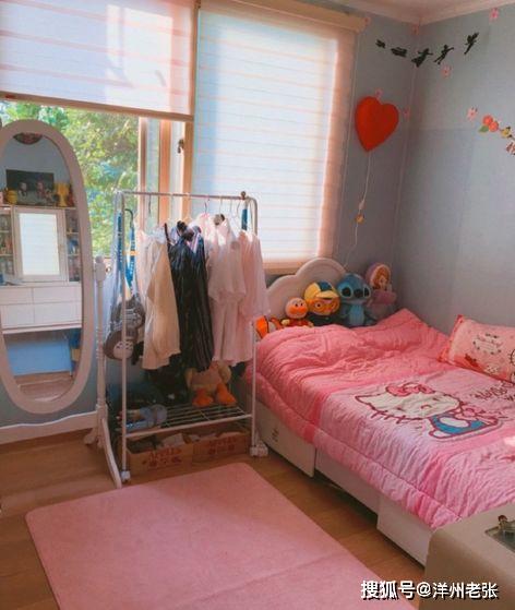 《出租屋见证新时代婚恋：女子结婚后为何选择同居而非购房？揭秘背后故事与
