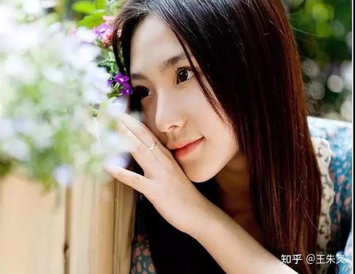 《小三的痛苦：动了感情，还是另有隐情？揭秘小三的内心世界》