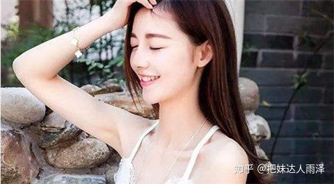 如何巧妙引导女生分享美照？揭秘社交互动心理学技巧
