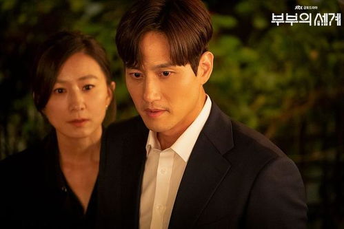 《婚姻裂痕：揭秘婚内出轨的真相与应对策略》