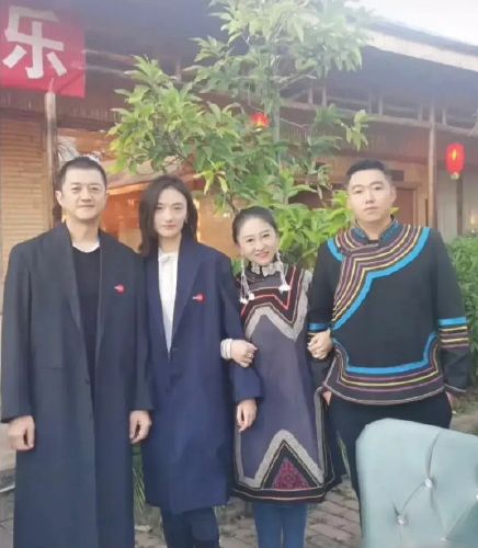 约会合影攻略：如何拍出甜蜜瞬间，定格美好回忆？