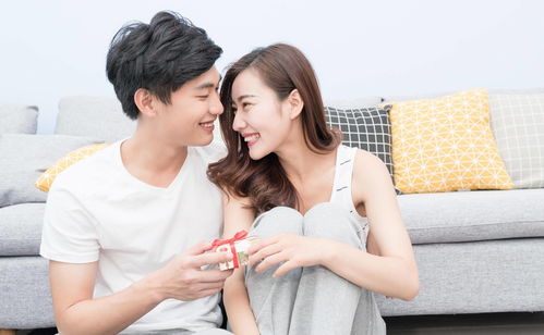 女生真的喜欢小三岁的男生吗？揭秘年龄差距下的爱情密码