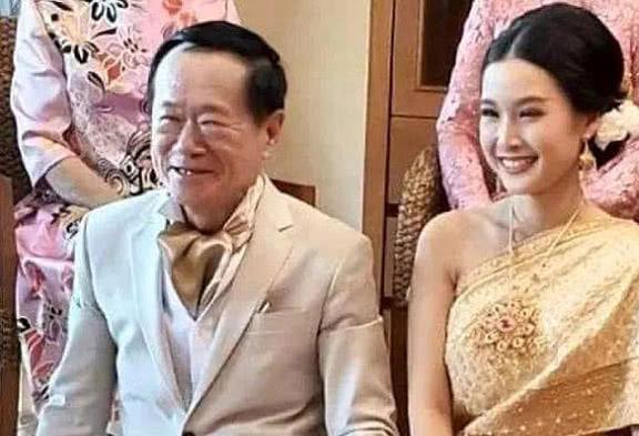 《婚姻的彩礼，一万元能买来爱情吗？——解析彩礼背后的文化内涵与婚姻现实