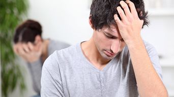 《当爱情背叛：如何安慰心碎的男友？揭秘心理疗愈之道》
