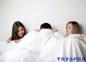 《婚姻裂痕：女性婚后出轨的心路历程揭秘》