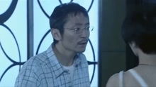 美女目睹心仪对象亲密他人，情感漩涡中的心理解析