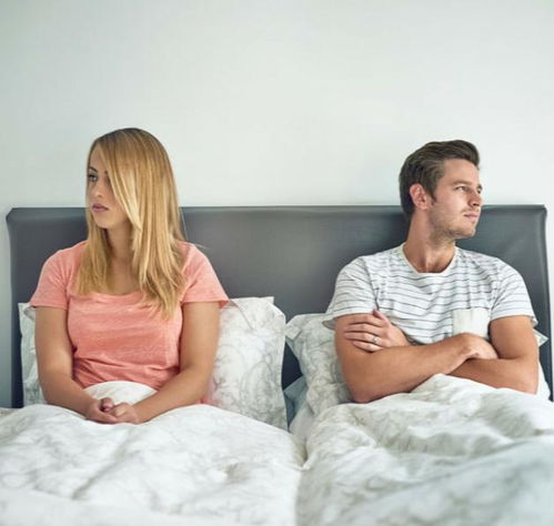 分手后的性别差异：男人的沉默与女人的释放