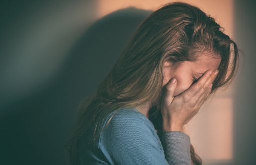 越亲密越容易不耐烦？揭秘女生情感中的“亲密疲劳”现象