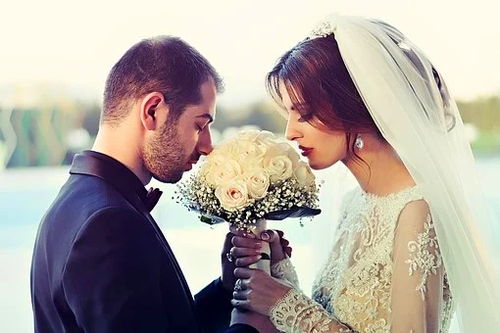 婚后男人“变脸”之谜：揭秘婚姻中的性别转变
