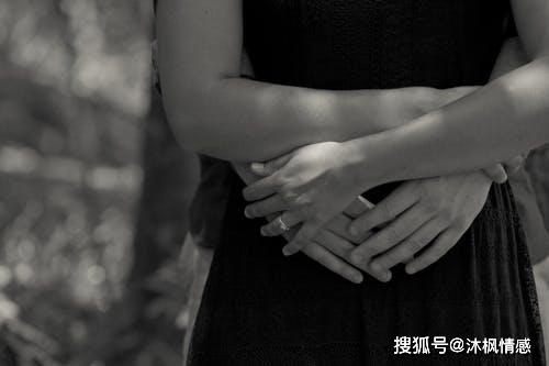 遭遇出轨：如何应对婚姻危机？
