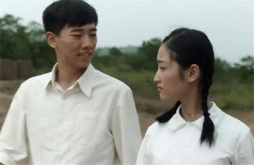 《父母爱情里的女儿：揭开她名字背后的深层寓意》