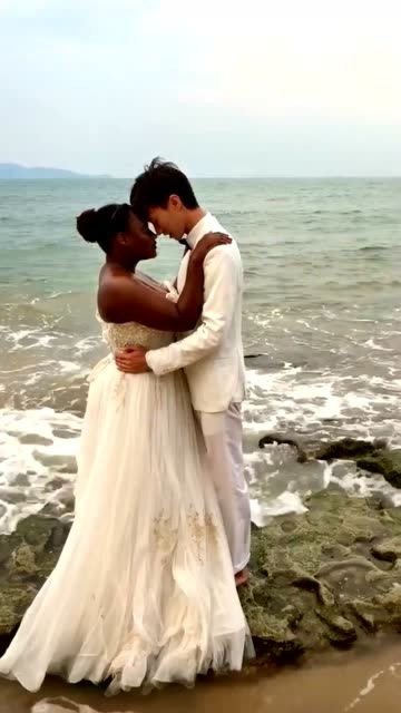 《婚前私密，婚后共享：为何她坚持婚后才给你？揭秘女性婚恋心理》